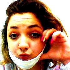 Bella Burns's Instagram, Twitter & Facebook