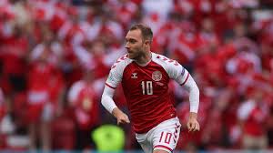 Die em trikots dänemark 2020/21 bestehen aus einem roten heimtrikot und einem weißen auswärtstrikot. Em Christian Eriksen Verfolgt Danemark Spiel Gegen Belgien Im Kopenhagener Krankenhaus Eurosport