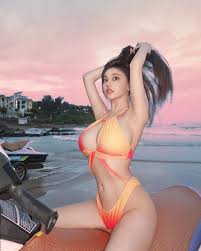 Lovelynnboo - Free pics, galleries & more at Babepedia