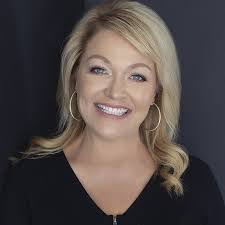 Tammy Lanore's Instagram, Twitter & Facebook