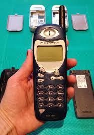 Handys: Nokia 5130, Motorola M3888, 2 ...