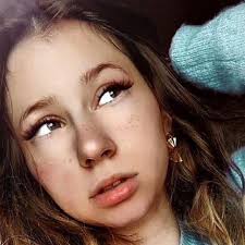 Stella Keller, Barmaide