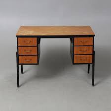 Den container kann man auch auf die andere seite montieren. Schreibtisch 1950er 60er Jahre Mobel Tische Auctionet