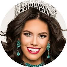 Danielle Soulier's Instagram, Twitter & Facebook