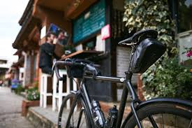 When you've got sore sit bones or you're feeling a little rutted, standing up, even if only briefly, can help ease pain in your sit bones and break up long monotonous efforts. Day Packing Ride Out The City é‡Žè¶£ä¹¡å±… Wildhomestay Com