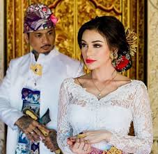 Nora alexandra mendadak trending topik di twitter. Resmi Jadi Istri Jerinx Sid Nora Alexandra Perkenalkan Keluarganya Urbanasia Com