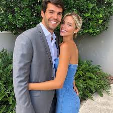 A influenciadora digital, que está grávida, fez bolo e docinhos que traziam. Carol Dias Conta Detalhes De Seu Casamento Com O Ex Jogador Kaka Nd