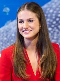 Quieres lucir como una royal? La princesa Leonor te muestra cómo se debe  llevar el pelo largo esta temporada