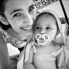 Where can I make digital e-invites for a baby shower?