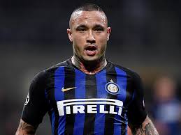 Profilo di radja nainggolan (33) svincolato dal 10/ago/2021 scheda, valore di mercato, statistiche, mercato, carriera e tanto altro Aus Disziplinarischen Grunden Inter Mailand Suspendiert Radja Nainggolan Zum Wiederholten Mal Zu Spat Zum Training Kicker