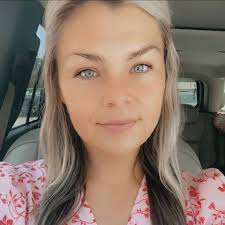 Hey all 👋 Next year is me and my wife's 10 year anniversary 🥰 We got  married at the Justice of Peace and never did a wedding.. So, next year for  our