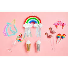 Apart from the walkway, this is a great place to bring your family to and learn about science from the various interesting exhibitions. Party Kleine Regenbogenformige Pinata Rainbow Mini Pinata