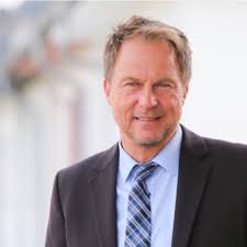 The kubiak research group is located at the university of california, san diego in the department of chemistry and biochemistry. Stephan Kubiak In Xing In Das Ortliche
