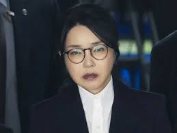 Vợ của Kim Jin-hee sẽ ra hầu tòa trước công tố viên đặc biệt vào ngày 18... Lần  triệu tập thẩm vấn thứ hai kể từ khi bà bị bắt (Hàn Quốc) |