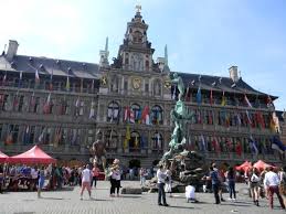 Em francês anvers) é a maior cidade da região da flandres na bélgica, com uma população total de 514 952 (em 1 de janeiro de 2015),. Bate E Volta De Bruxelas A Antuerpia Destinos Por Onde Andei
