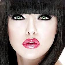 Model makeup (via Nancy Ferreyra)