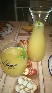 Avea liliac de mai multe feluri, rondou de buxus. O Reteta De Socata Din Flori Magique Cuisine De Ioly Facebook