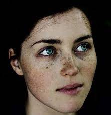 My aunt is high tone with medium brown freckles and black hair. 55 Trendy Drawing Of Girls With Freckles Black Hair Green Eyes Black Hair Pale Skin Black Hair And Freckles