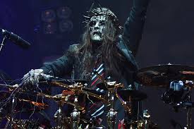 Slipknot è il primo album in studio del gruppo musicale statunitense omonimo, pubblicato il 29 giugno 1999 dalla roadrunner records. Metal E Rock Music Gli Slipknot E Il Significato Delle Loro Maschere