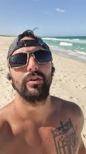 WE MOTIVATE OURSELVES #motivation #talk #run #beach #perth #scarborough  #summer #mc #commandandconquer #aceventura #arnoldschwarzenneger