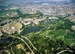 Der olympiapark in münchen war der veranstaltungsort der xx. Munchen Und Umgebung Von Oben Aus Dem Zeppelin 6a Milbertshofen Am Hart Bild 52108 Erde In Bildern