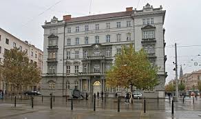Jul 26, 2021 · nejvyšší správní soud (nss) po více jak roce a půl ukončil spor ohledně zákazu tzv. Komentar Dusana Sramka Ministerstvo Financi Je Nepoucitelne E15 Cz