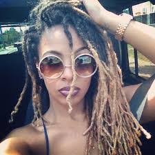 Nancy Laprade's Instagram, Twitter & Facebook