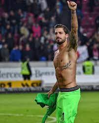 Die qualität des tests ist besonders relevant. Pin By Michael Carrasco On Kevin Trapp Soccer Guys Rugby Men Soccer Players