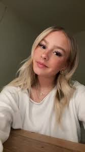 Leslie Boynton's Instagram, Twitter & Facebook