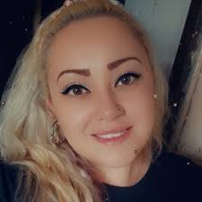 Karen Mateus (@KarenMtuz26)