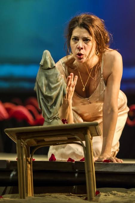 Marisa Tomei Stars in The Rose Tattoo at Williamstown Theatre Festival - TheaterMania.com