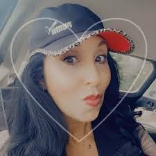 Shannon Azevedo's Instagram, Twitter & Facebook