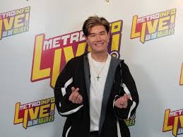 張與辰當實習主持報交通時出現鄉音｜即時新聞｜繽FUN星網｜on.cc東網