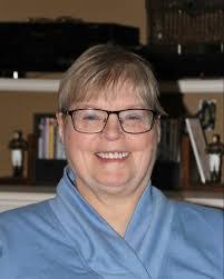 Kay Bennett's Instagram, Twitter & Facebook