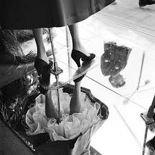 20th Century Famous Black And White Photographers Never Before Seen Vivian Maier Photographs Go On View Vivian Maier Reflection Photography Maier