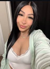 Kiara Arnold's Instagram, Twitter & Facebook