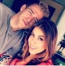 DANIELLA MONET TIENE NOVIO Y ES ANDREW GARDNER, por favor dejen de difundir  que está saliendo con Harry -Noe