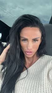 🌅😃🌎 Good morning wonderful world 🌎😃🌅 #katieprice #thisisme  #newweeknewgoals #thankyouforyoursupport