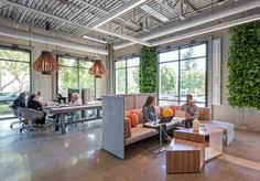 Plafon rumah transparan, dengan lapisan motif dedaunan. 120 Experience Center Ideas Experience Center Design Office Interiors