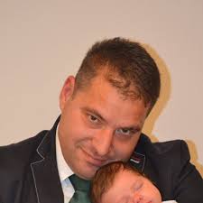 Witam. Oferuje solidne konstrukcje garaży pod płyty warstwowe. Możliwość  montażu plyt warstwowych . Od A do Z Malopolska Tel 515 469 282