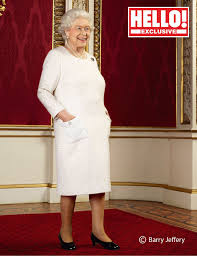 The Story Behind Queen Elizabeth S Most Casual Pose Ever With Her Hands In Her Pockets Queen Elizabeth Pictures Of Queen Elizabeth Queen Pictures