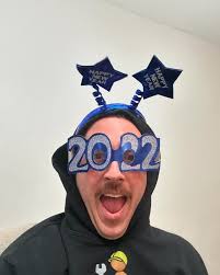 Derek Lyons (@the_garagedoorguy) • Instagram photos and videos