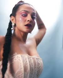 And there.. she rises! 🐦‍🔥 Thank you @thedirtymagazine for a very dirty  Halloween do. @kshitijkankaria ❤️‍🔥 #halloween2025 Styled by my precious  @theitembomb Shot by the amazing @vidhigodha Brilliant makeup and hair by @