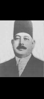 اعتقد محدش يعرف مين اللى فى الصورة ده راجل من القرن اللي فات لابس طربوش  اللى فى الصورة ده اقوى دليل على أن كنيستنا ليست قائمه على رجال الدين و  الرهبان و