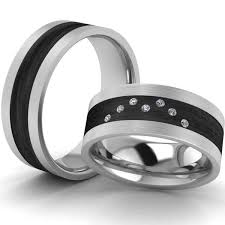 Bestellen sie exklusive verlobungsringe bei diamonds factory. Breite Verlobungsringe Carbon Edelstahl Trauringshop24 De