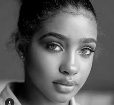 Two. (cb6b41603438ced5103c9a6eca628b)