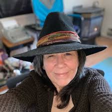 Hello, Colorado Threads! My name is Dana Meyers, I live in Denver, I host  the morning show