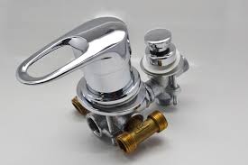 Leroy merlin, partendo da soluzioni base e piuttosto economiche, propone un ampio ventaglio di cabine doccia idromassaggio che si differenziano per dimensioni e funzioni. Leroy Merlin Brico Manopole Cabine Doccia Box Doccia Value Gruppo Cabina Doccia Con Deviatore Doccia Value Bagno E Ricambi Vendita Di Ricambi E Accessori Per Il Bagno
