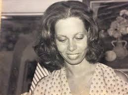 Why isn't Jocelyn a bigger part of the show? John Roberts is already handy,  and she's hilarious. "Oh my god, that kids arm looks like a burrito "  "Ruuuuuddy "