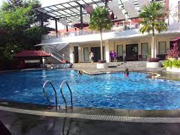 Kolam Renang Oke Untuk Ukuran Anak Picture Of Padjadjaran Suites Resort Convention Hotel Bogor Tripadvisor